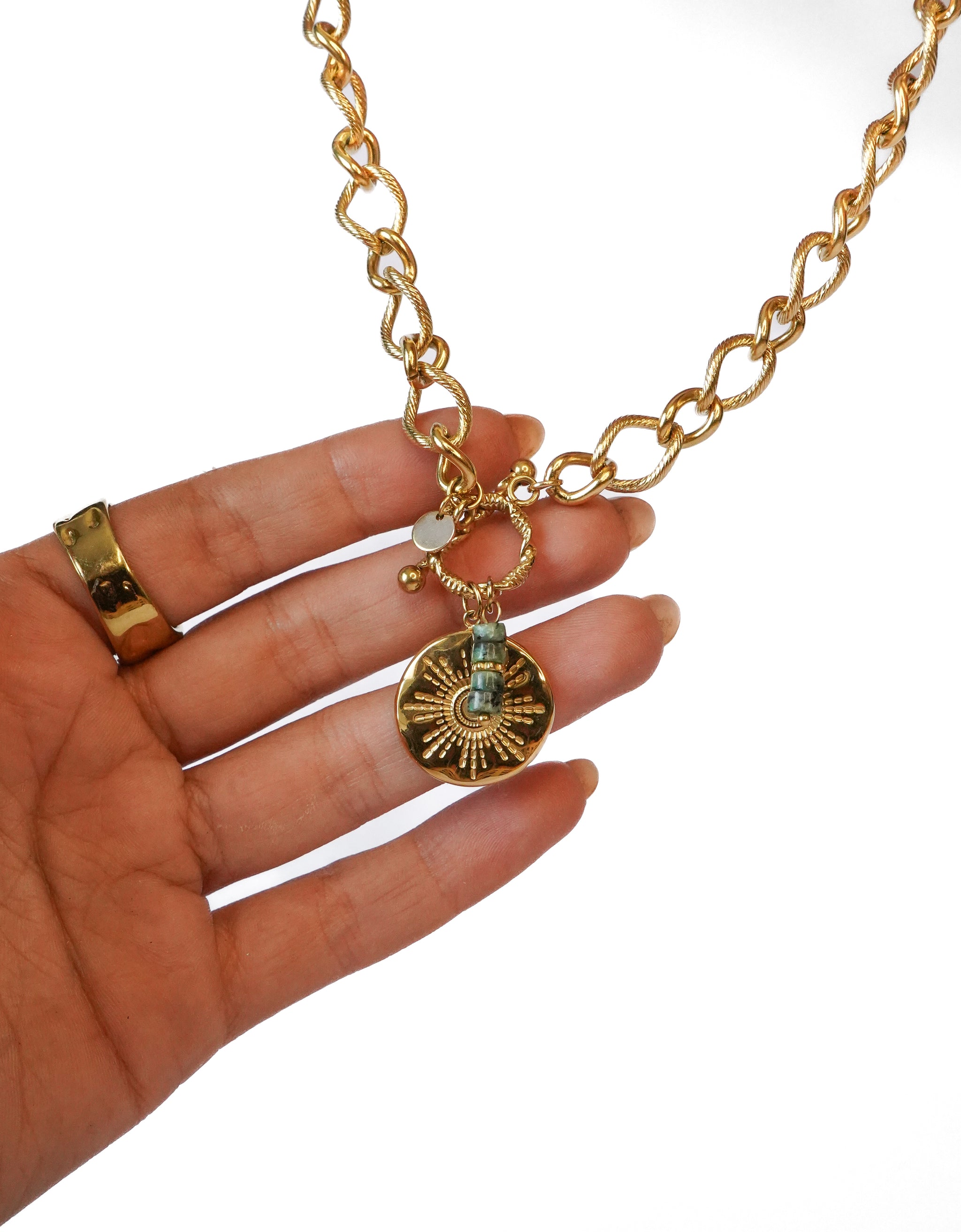 Collar cita inesperada